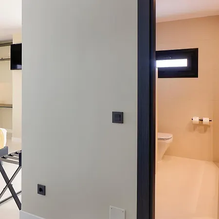 Nuvō Boutique Hotel 4*